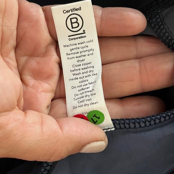 Athleta Women's Trekkie North Short Printed Short Lynx Navy Blue Pockets Size 22 - Picture 4 of 8